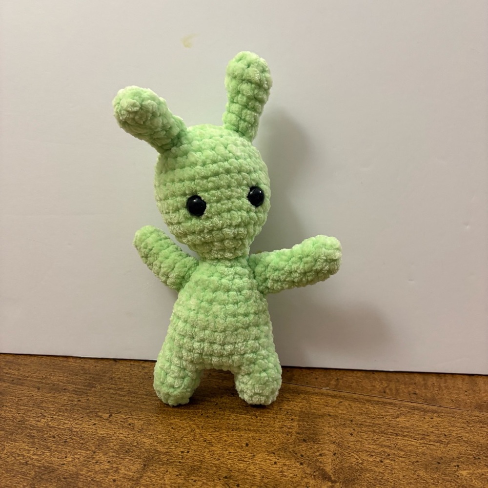 Alien Crochet Handmade Plush Amigurumi Light Green 8 Inches Cl